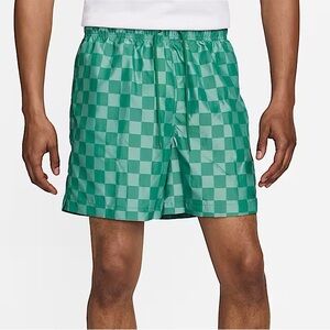 Nike Men’s Nike Club Flow Shorts Above Knee‎ Size LARGE NWT